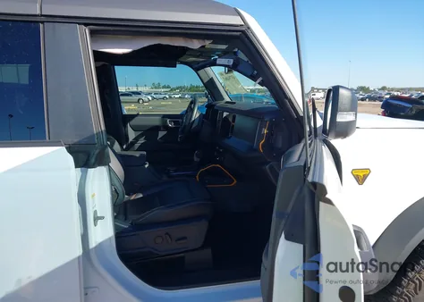 2024 Ford Bronco Badlands z USA, uszkodzony, nr VIN 1FMEE9BP4RLA44290